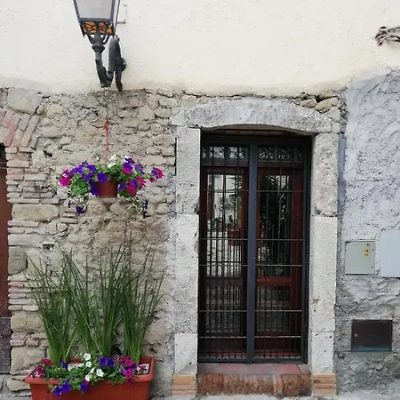 Il Cortile Del Castello * Capena