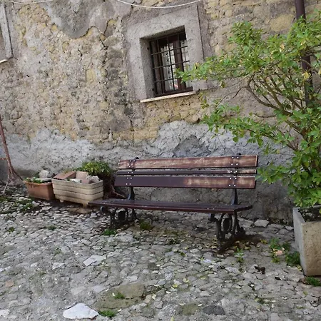 Il Cortile Del Castello Гостевой дом Capena