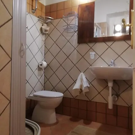 Il Cortile Del Castello *
