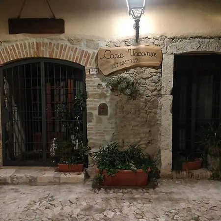 Πανσιόν Il Cortile Del Castello 3*