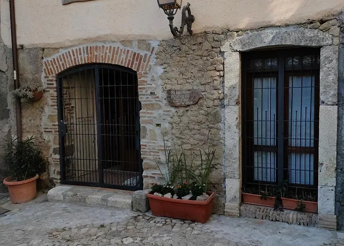 بيت ضيافة Il Cortile Del Castello 3*